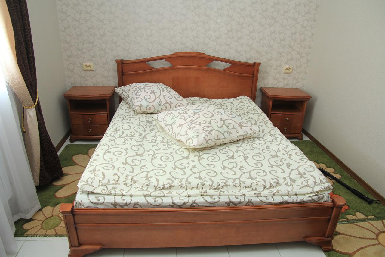 Comfort Hotel Kovel Kültér fotó
