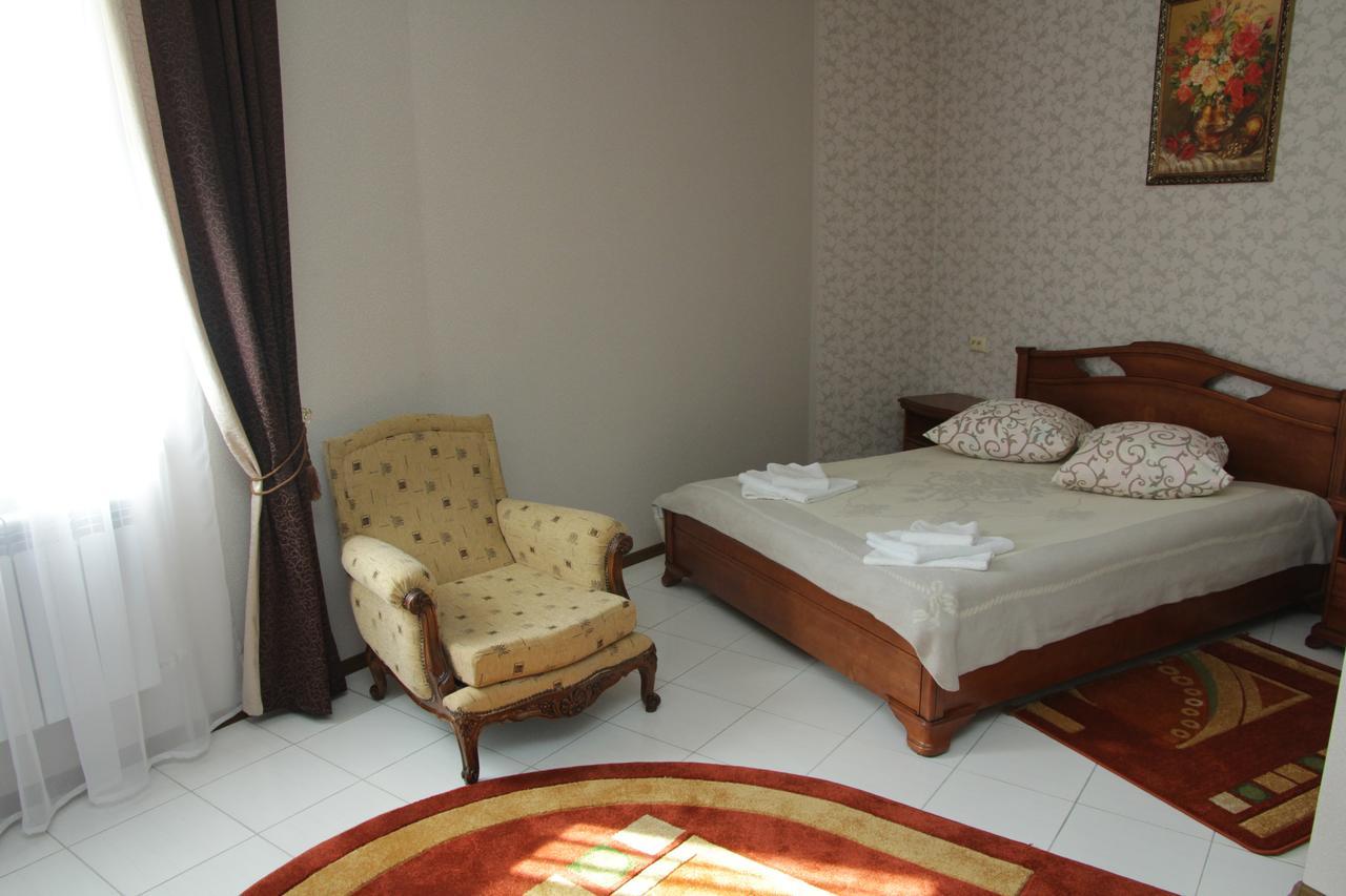 Comfort Hotel Kovel Kültér fotó